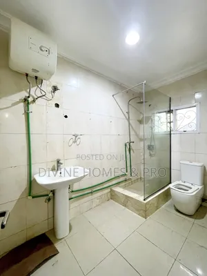 3bdrm Block of Flats in Gwarinpa for rent