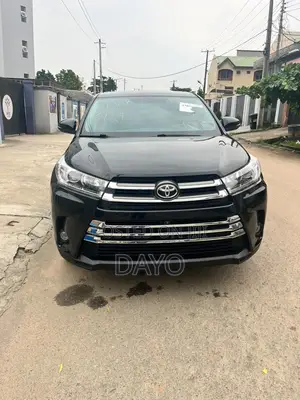 Toyota Highlander LE V6 4x4 (3.5L 6cyl 6A) 2016 Black