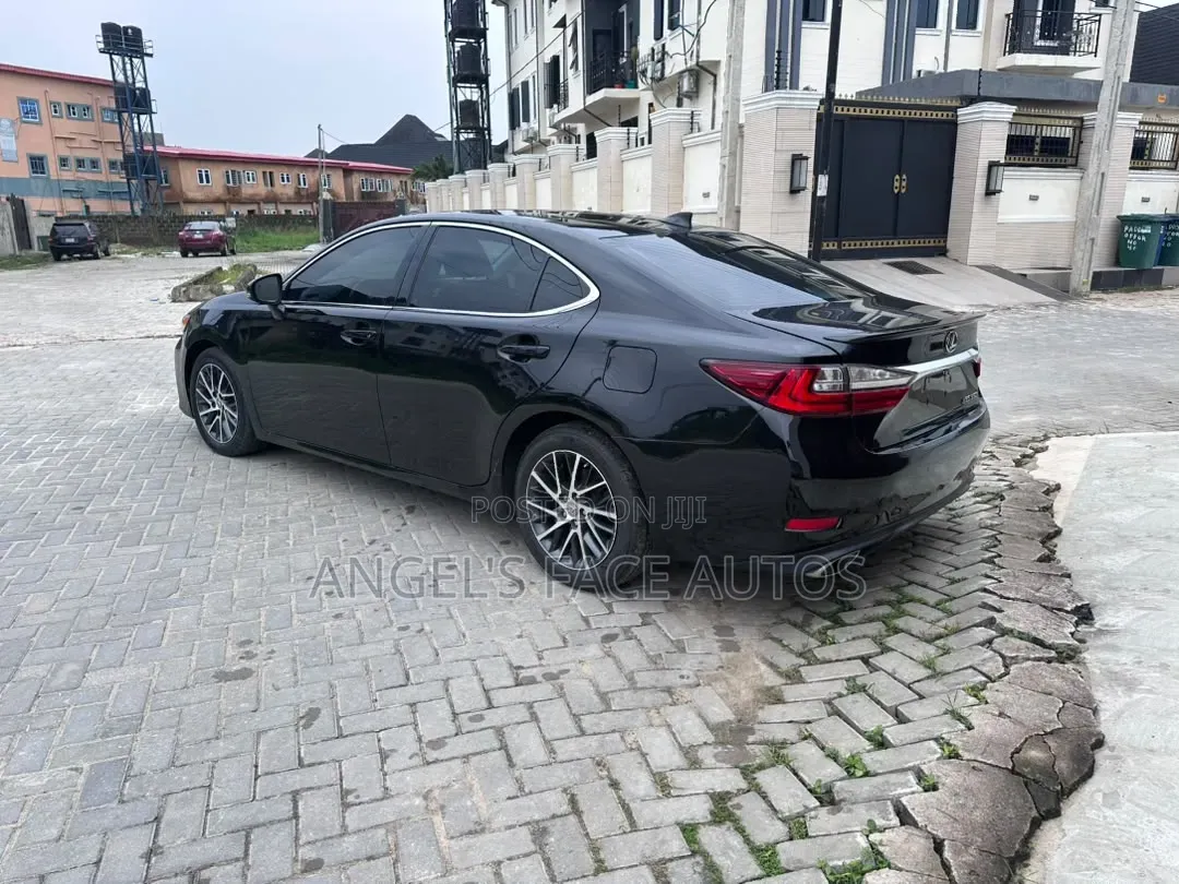 Lexus ES 2016 Black