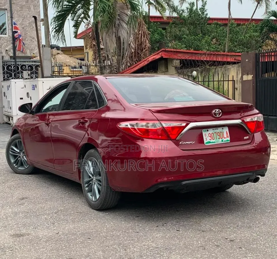 Toyota Camry 2016 Red