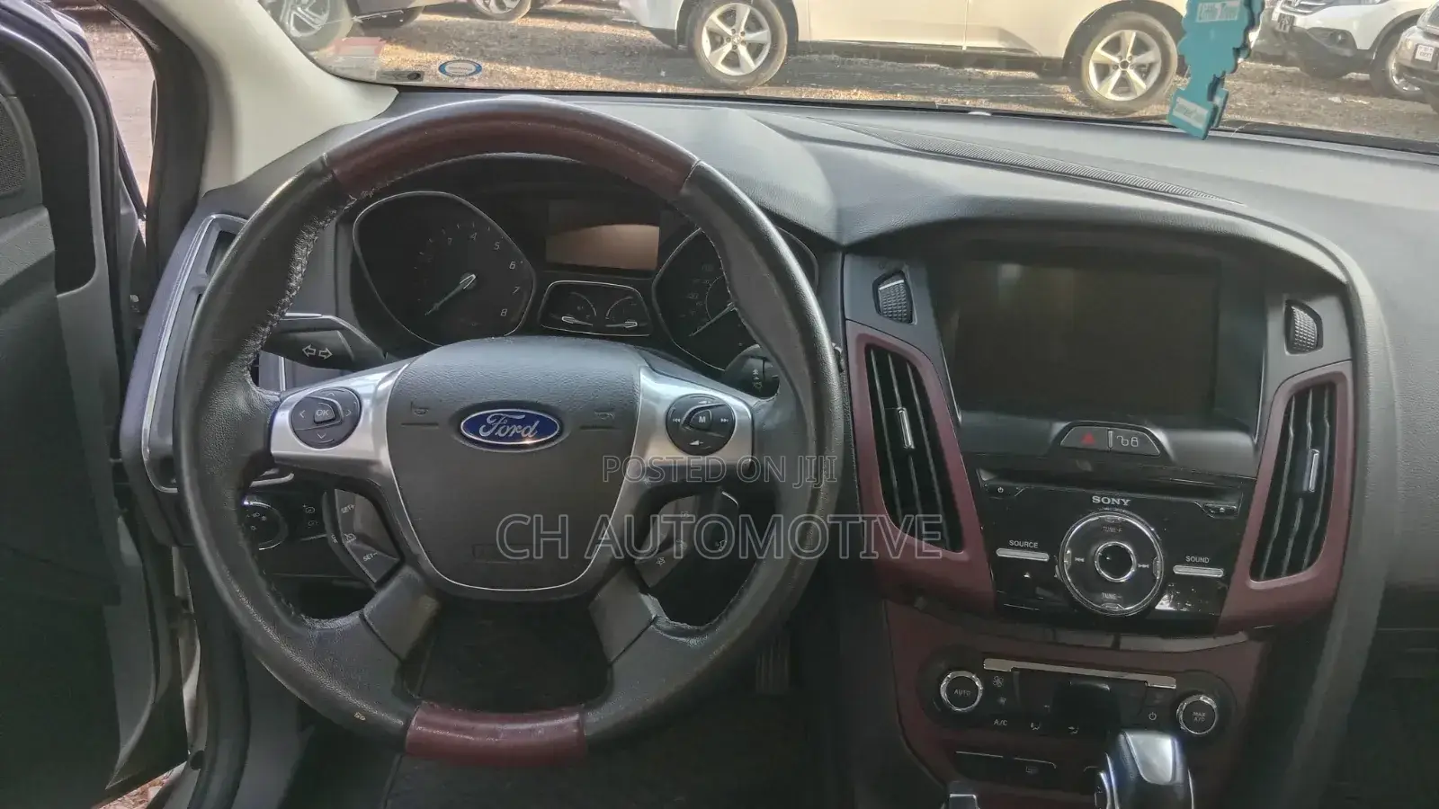 Ford Focus Titanium 5-Door 2013 Silver