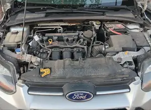 Ford Focus Titanium 5-Door 2013 Silver