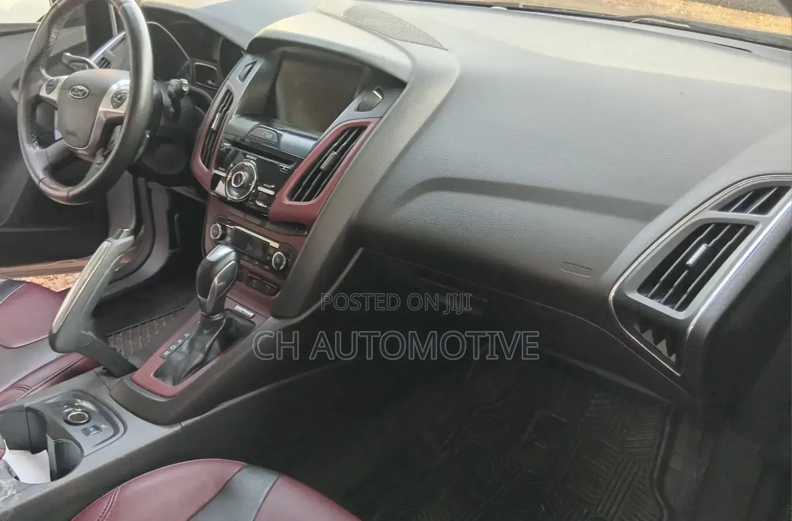 Ford Focus Titanium 5-Door 2013 Silver