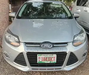 Ford Focus Titanium 5-Door 2013 Silver