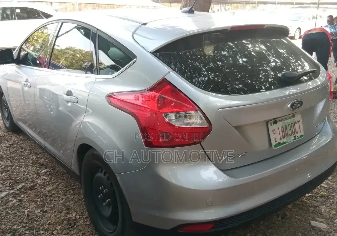 Ford Focus Titanium 5-Door 2013 Silver