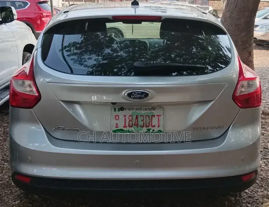 Ford Focus Titanium 5-Door 2013 Silver