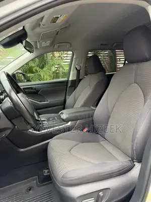 Toyota Highlander 2021 Silver