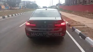 BMW 330i 2020 Black