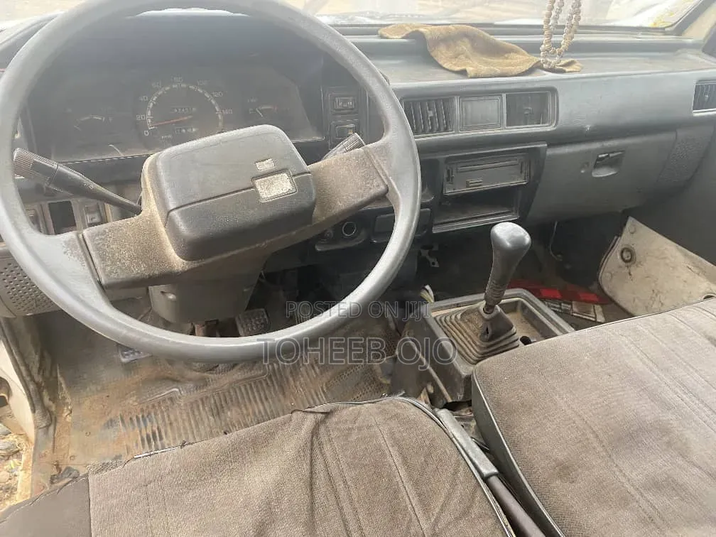 Mitsubishi L300 1998 Silver