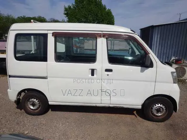 New Daihatsu Hijet 2011 White