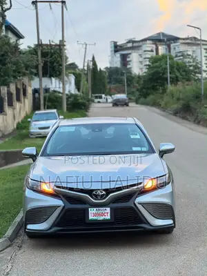 Toyota Camry 2023 Silver