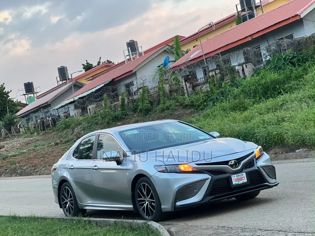 Toyota Camry 2023 Silver
