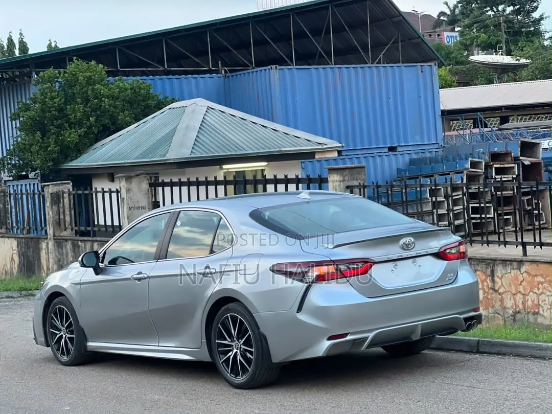 Toyota Camry 2023 Silver