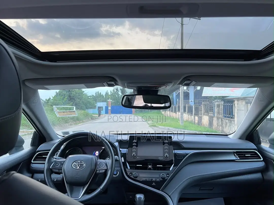 Toyota Camry 2023 Silver