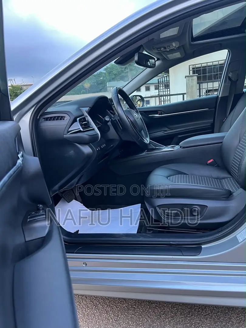 Toyota Camry 2023 Silver