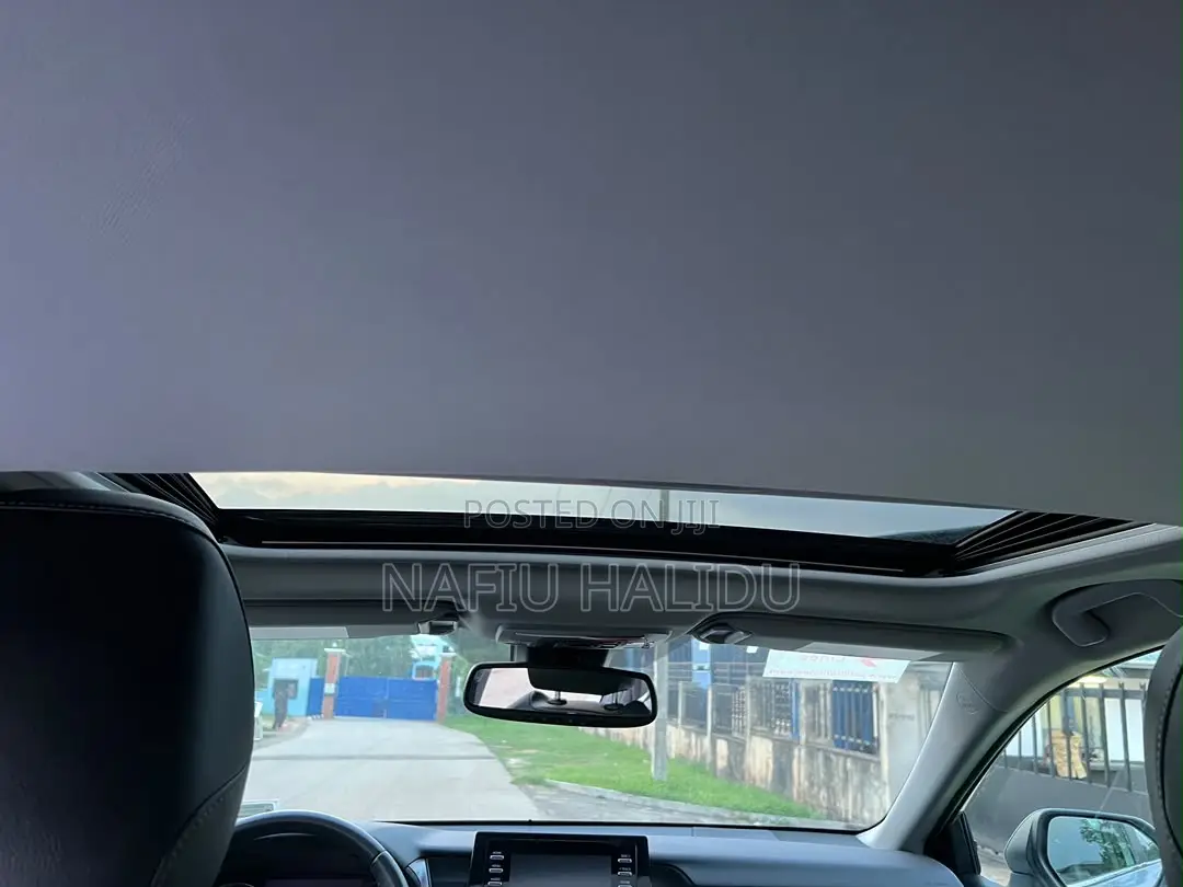 Toyota Camry 2023 Silver