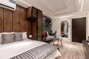 Deluxe Studio Apartment With a Work Station