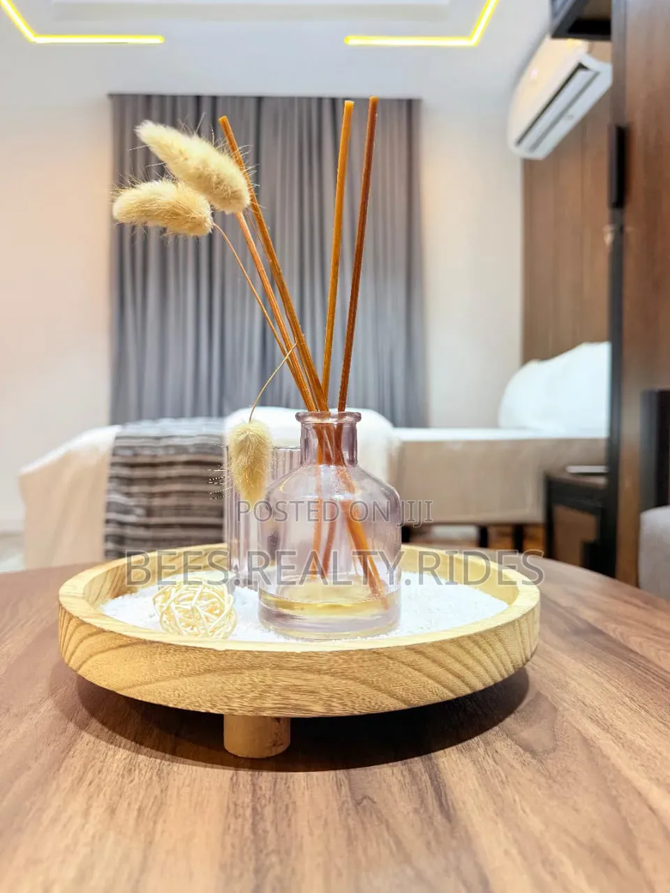 Deluxe Studio Apartment With a Work Station