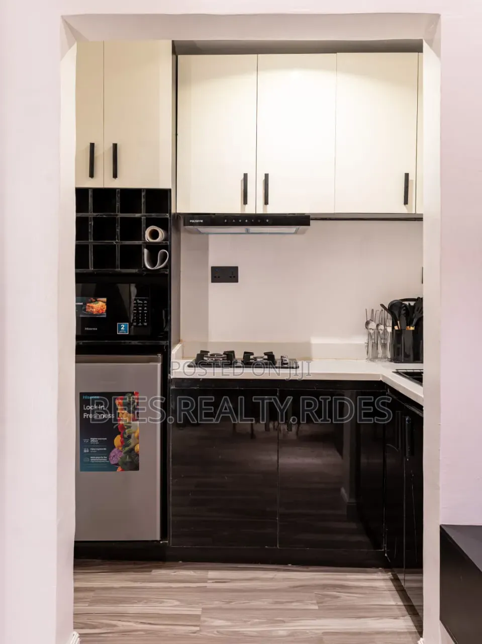Deluxe Studio Apartment With a Work Station