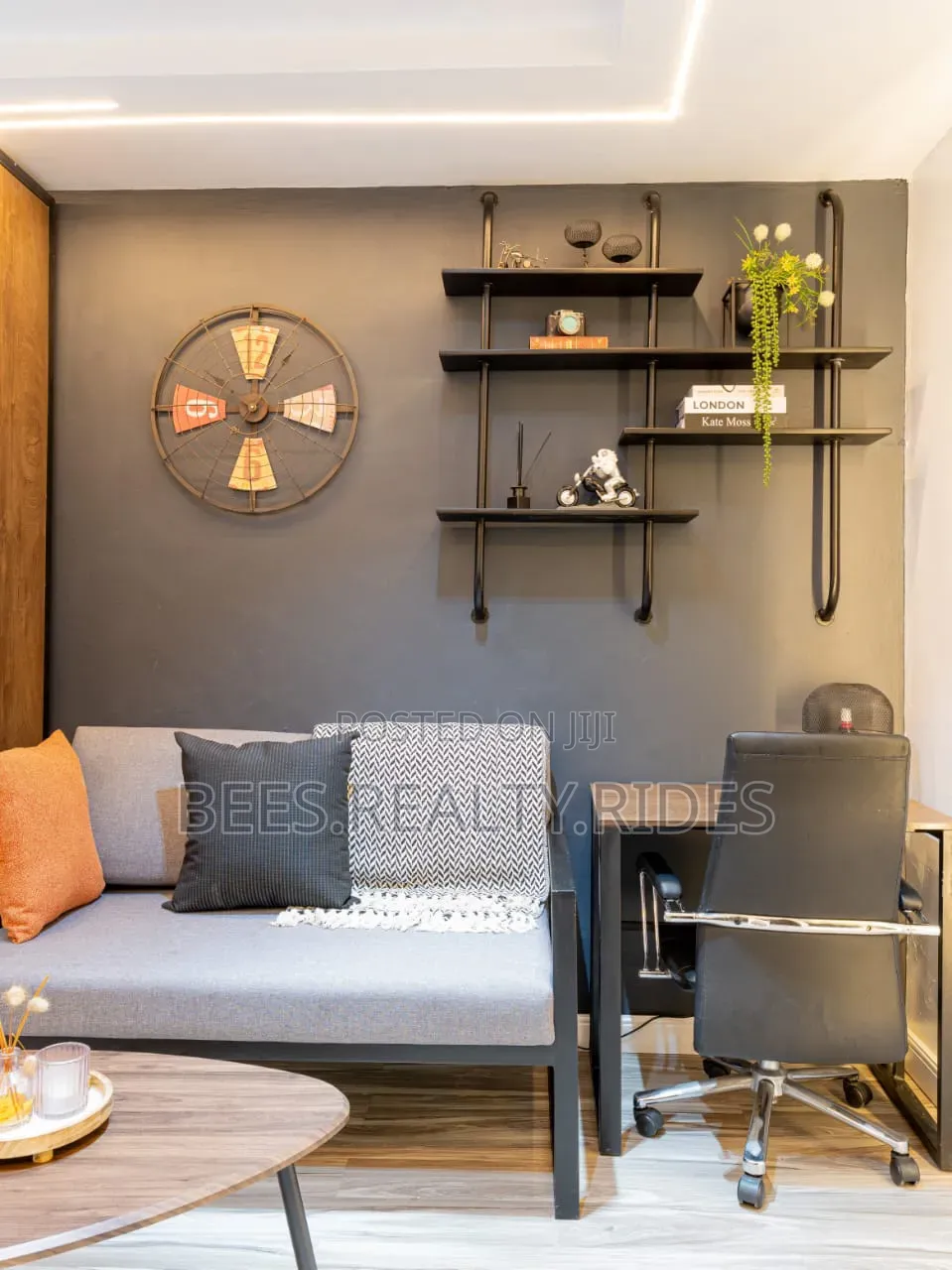 Deluxe Studio Apartment With a Work Station