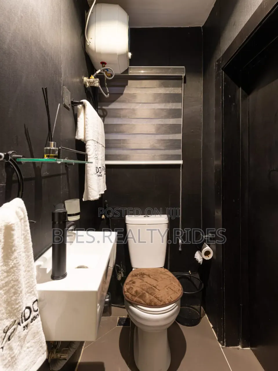 Deluxe Studio Apartment With a Work Station