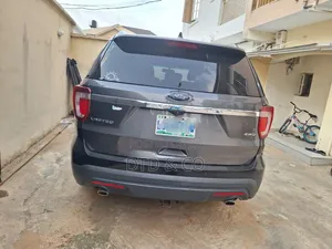 Ford Explorer 2017 Gray