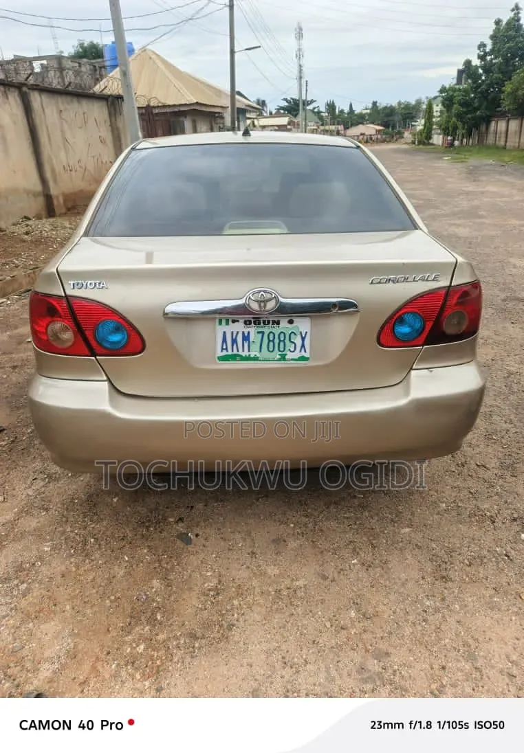 Toyota Corolla 2007 Gold