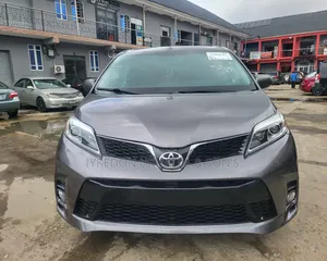 Toyota Sienna 2016 Gray
