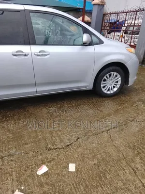 Toyota Sienna 2013 Beige