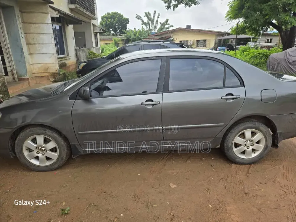 Toyota Corolla 2006 Gray