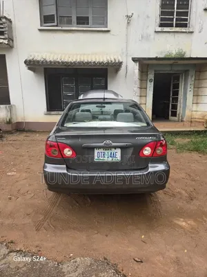 Toyota Corolla 2006 Gray