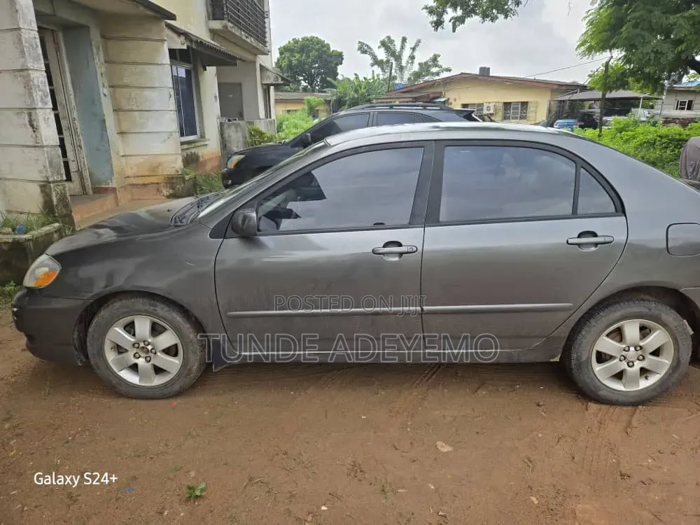 Toyota Corolla 2006 Gray