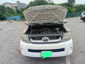 Toyota Hilux 2012 White