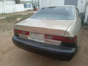 Toyota Camry 2009 Gold