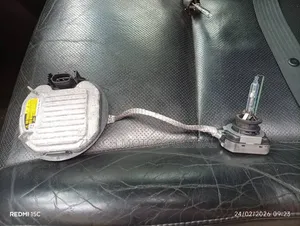 Charger and Bulb Rx350/ Venza/ Etc Available