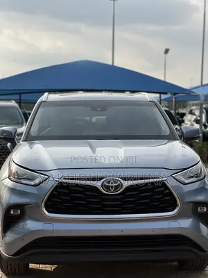 Toyota Highlander Limited 2021 Blue