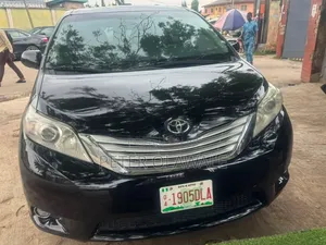 Toyota Sienna 2012 Black