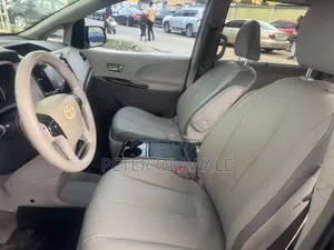 Toyota Sienna 2012 Black