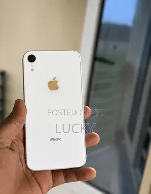 Apple iPhone XR 64 GB White