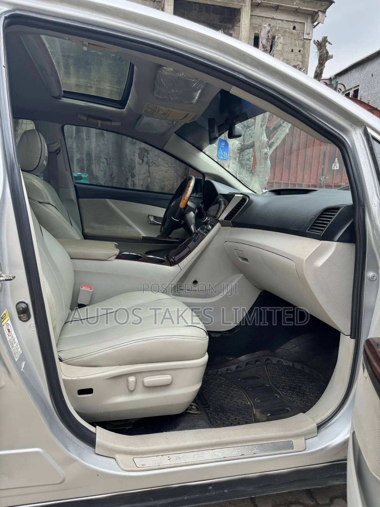 Toyota Venza 2010 Silver