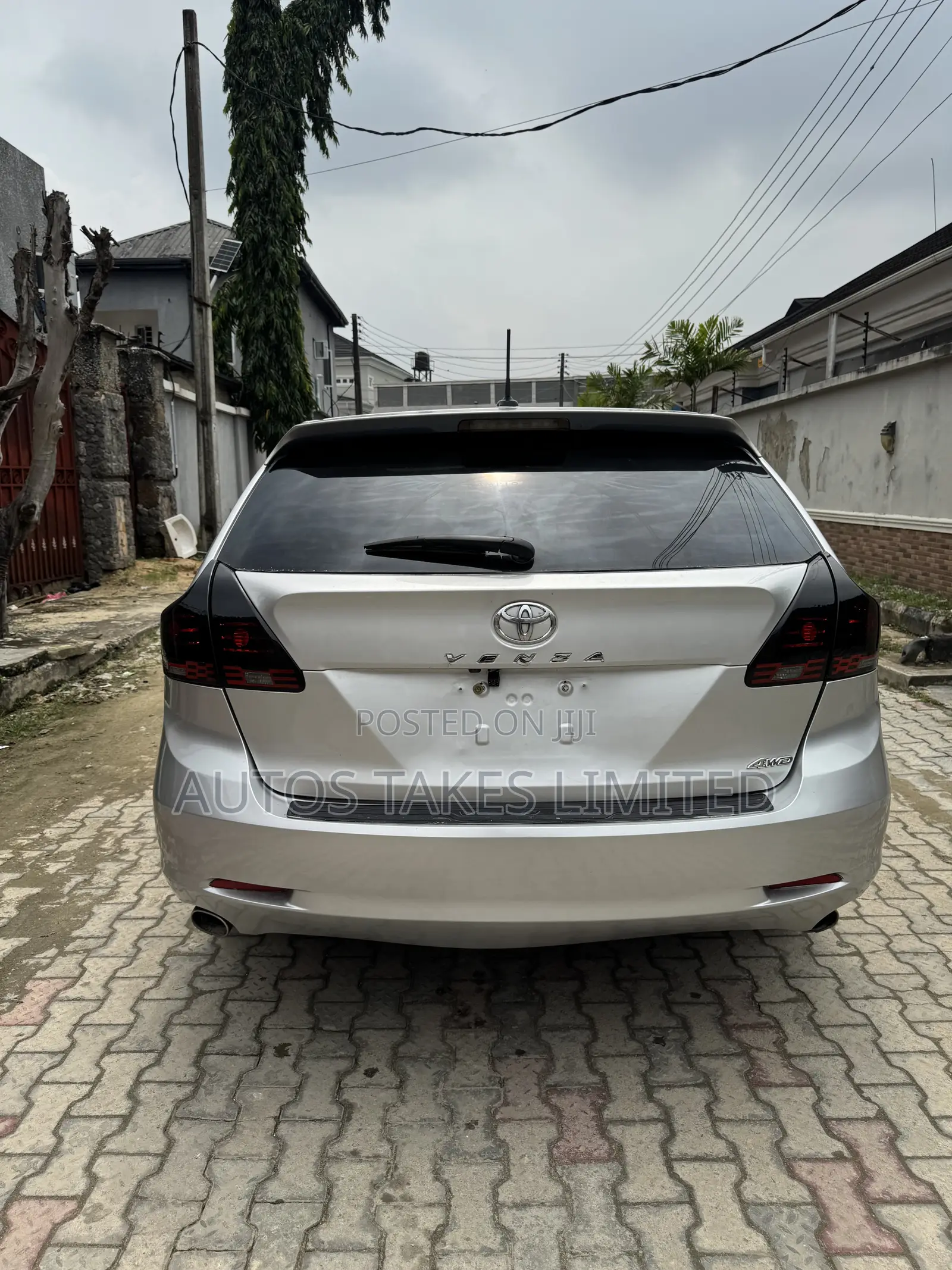 Toyota Venza 2010 Silver