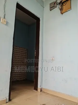 1bdrm Room & Parlour in Shelter Afrique, Uyo for rent