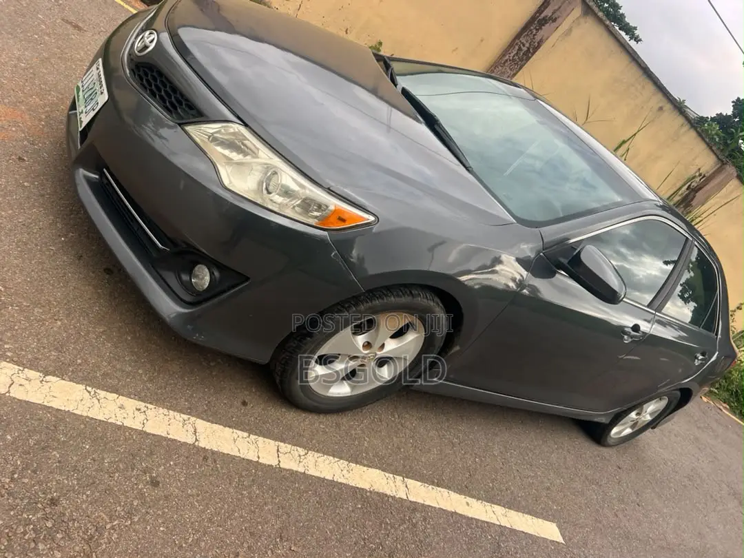 Toyota Camry 2014 Gray