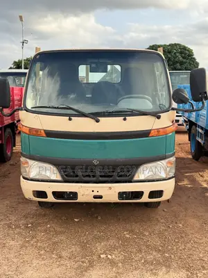 Toyota Dyna 200 Truck
