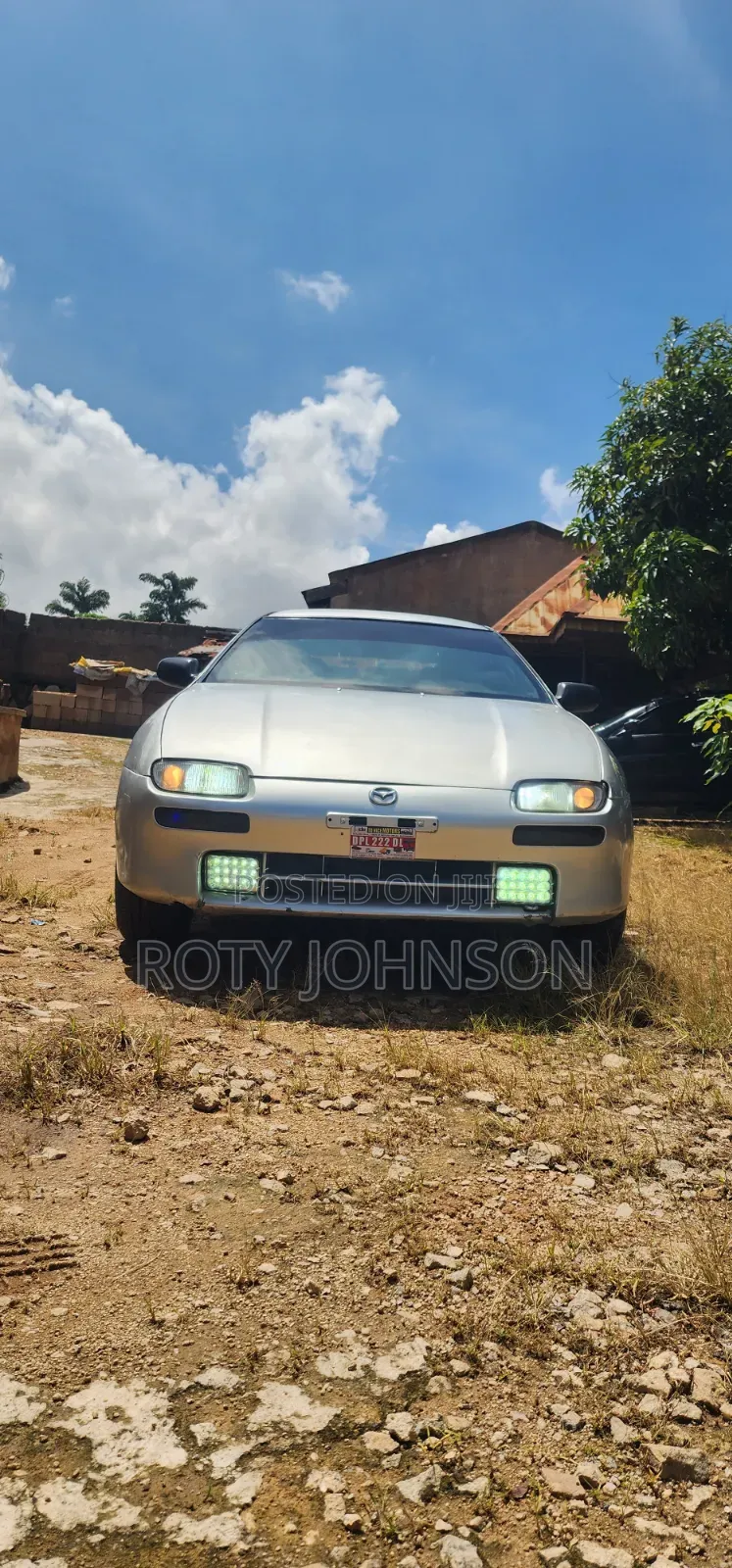Mazda 323 2000 Silver