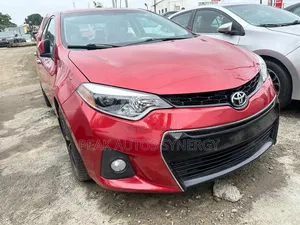 Toyota Corolla 2015 Red