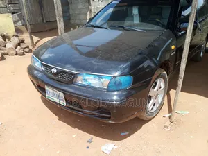 Nissan Almera Tino 2002 Black