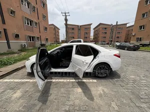 Toyota Corolla 2015 White