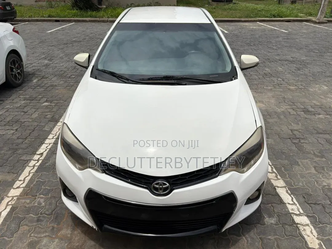 Toyota Corolla 2015 White