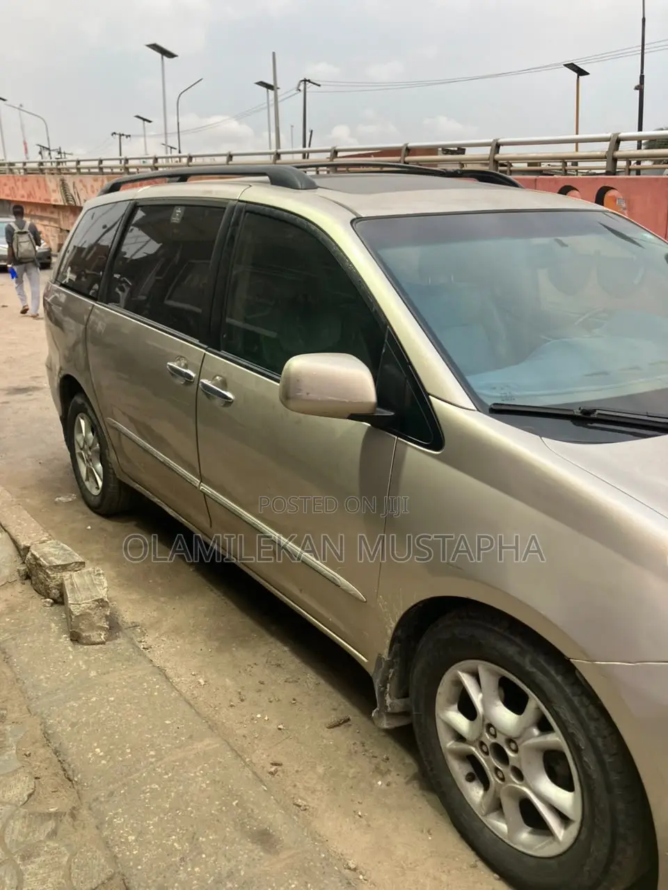 Toyota Sienna 2025 Silver